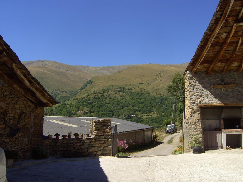 Maison d'hôtes Casa Rogel à Llesuy Extérieur photo